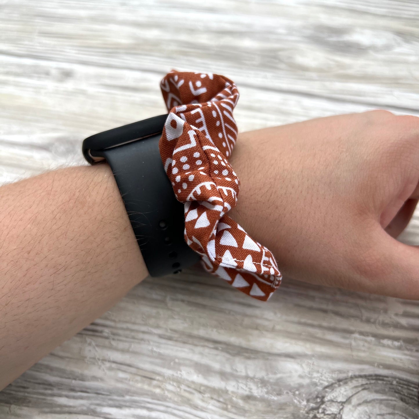 Geometric Rust Cotton Scrunchie