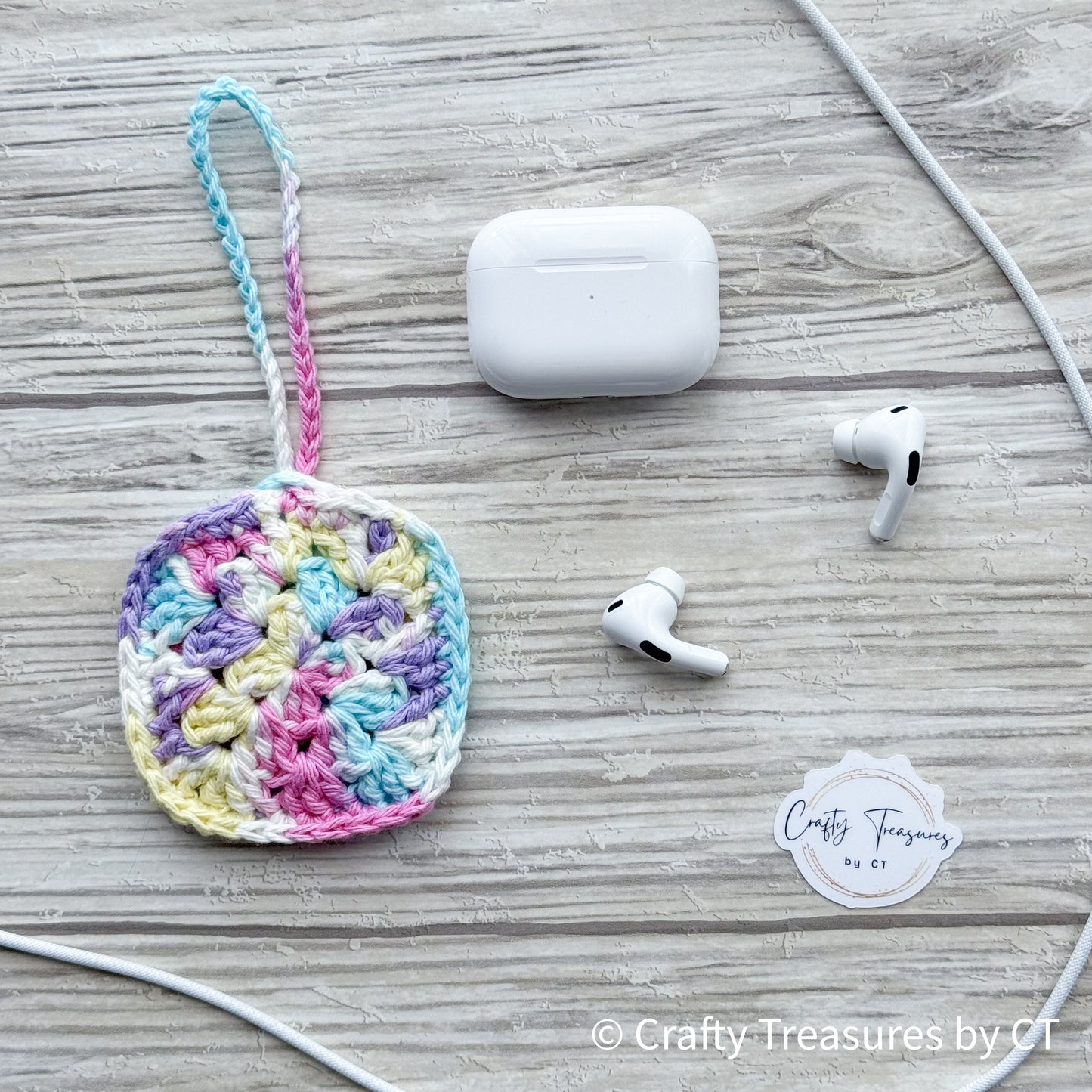 Crocheted Wireless Headphones Case - Fleur De Lavandra