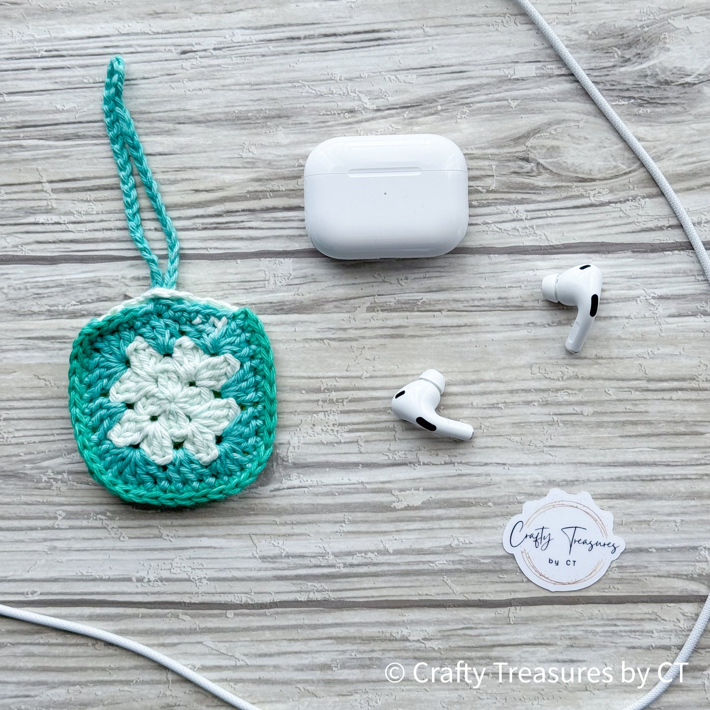 Crocheted Wireless Headphones Case - Green Stripes