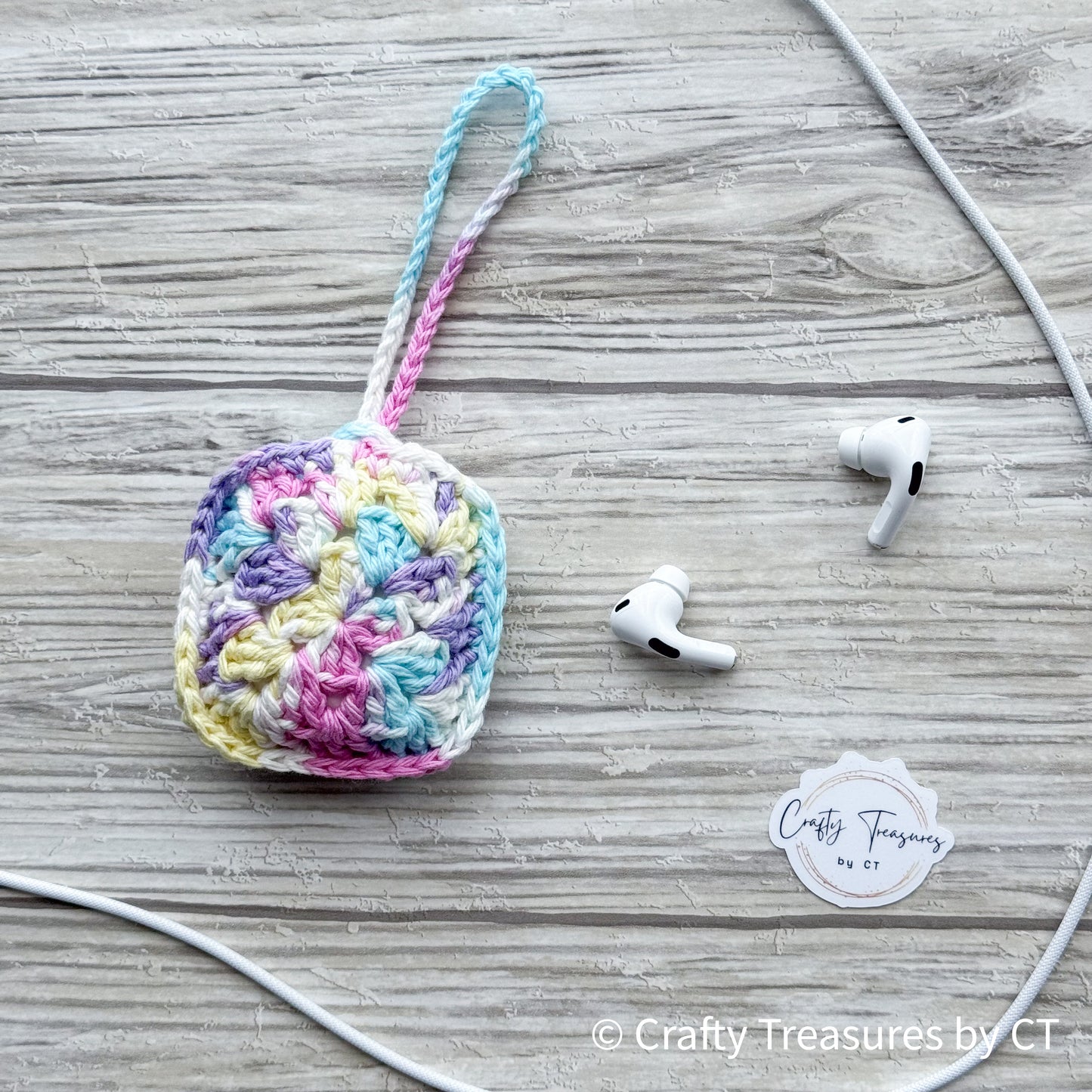 Crocheted Wireless Headphones Case - Fleur De Lavandra