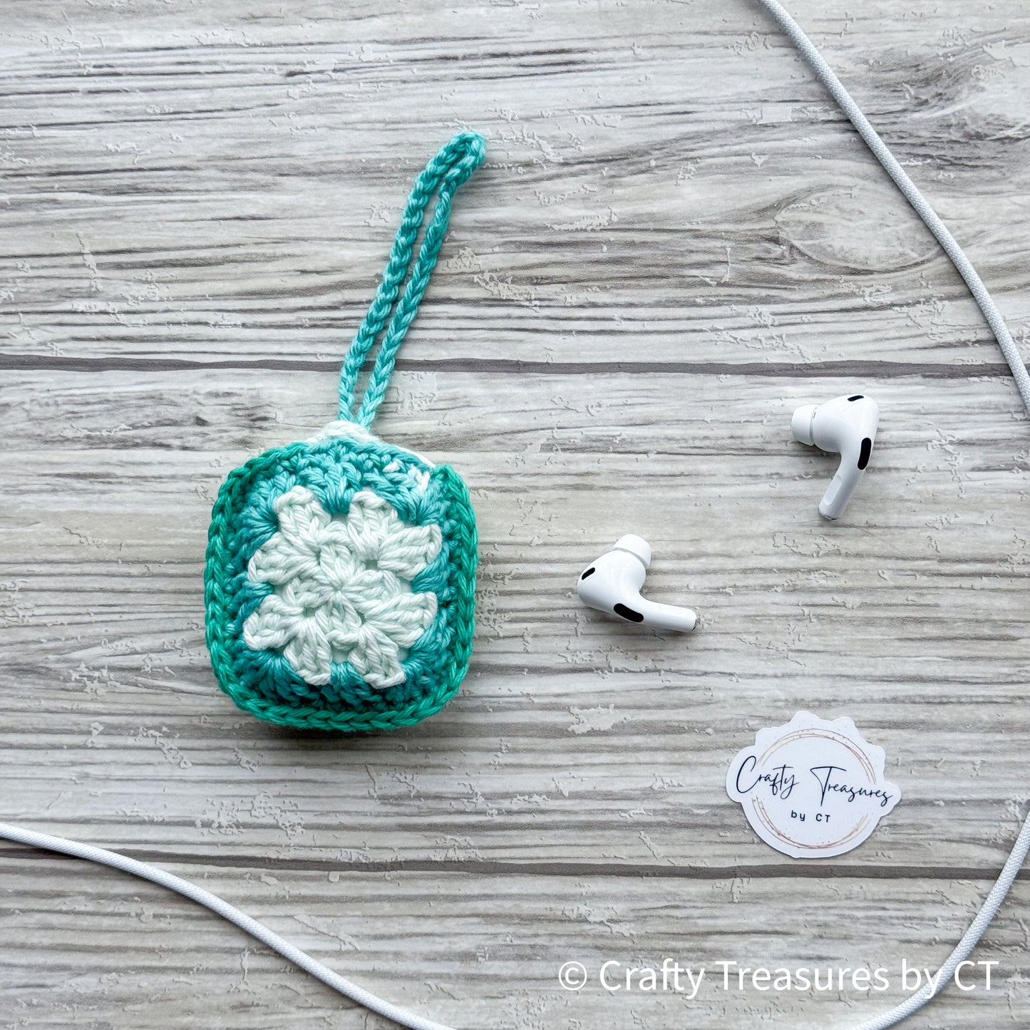 Crocheted Wireless Headphones Case - Green Stripes