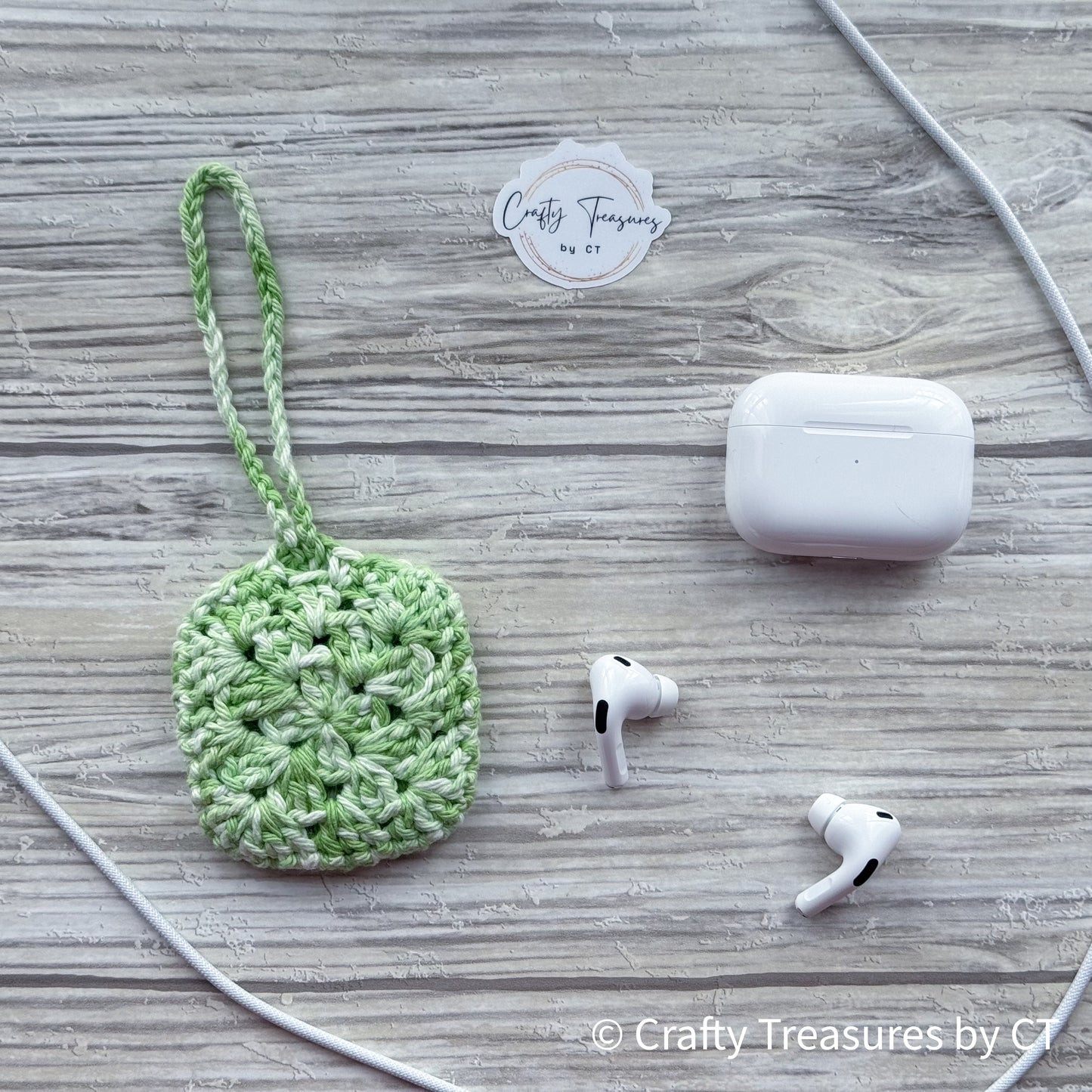 Crocheted Wireless Headphones Case - Vintage Green