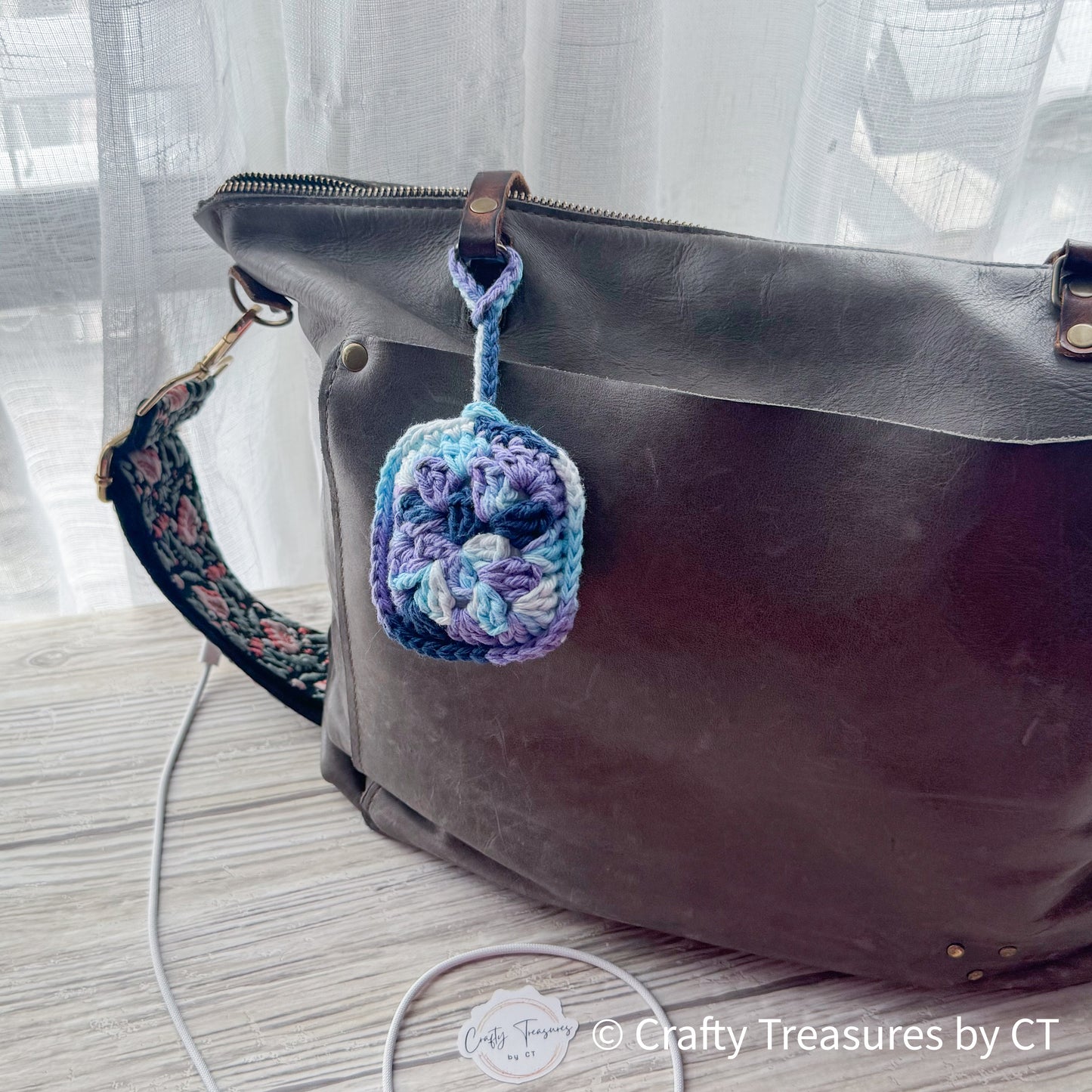 Crocheted Wireless Headphones Case - Moondance