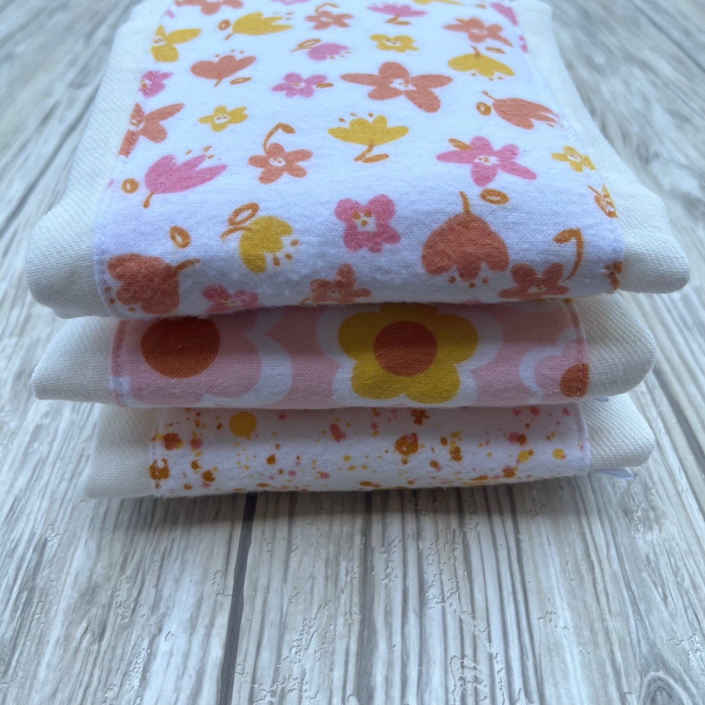 Retro Floral Burp Cloth Set