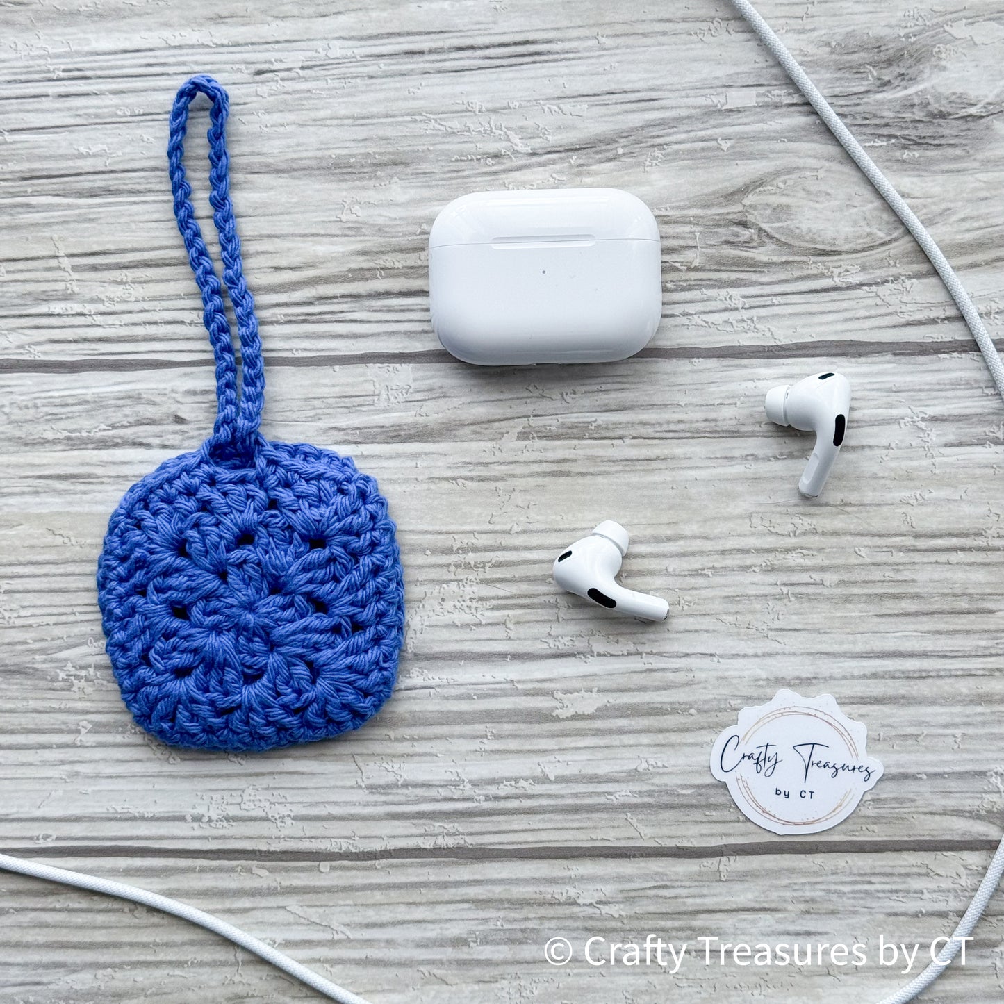 Crocheted Wireless Headphones Case - Dazzle Blue