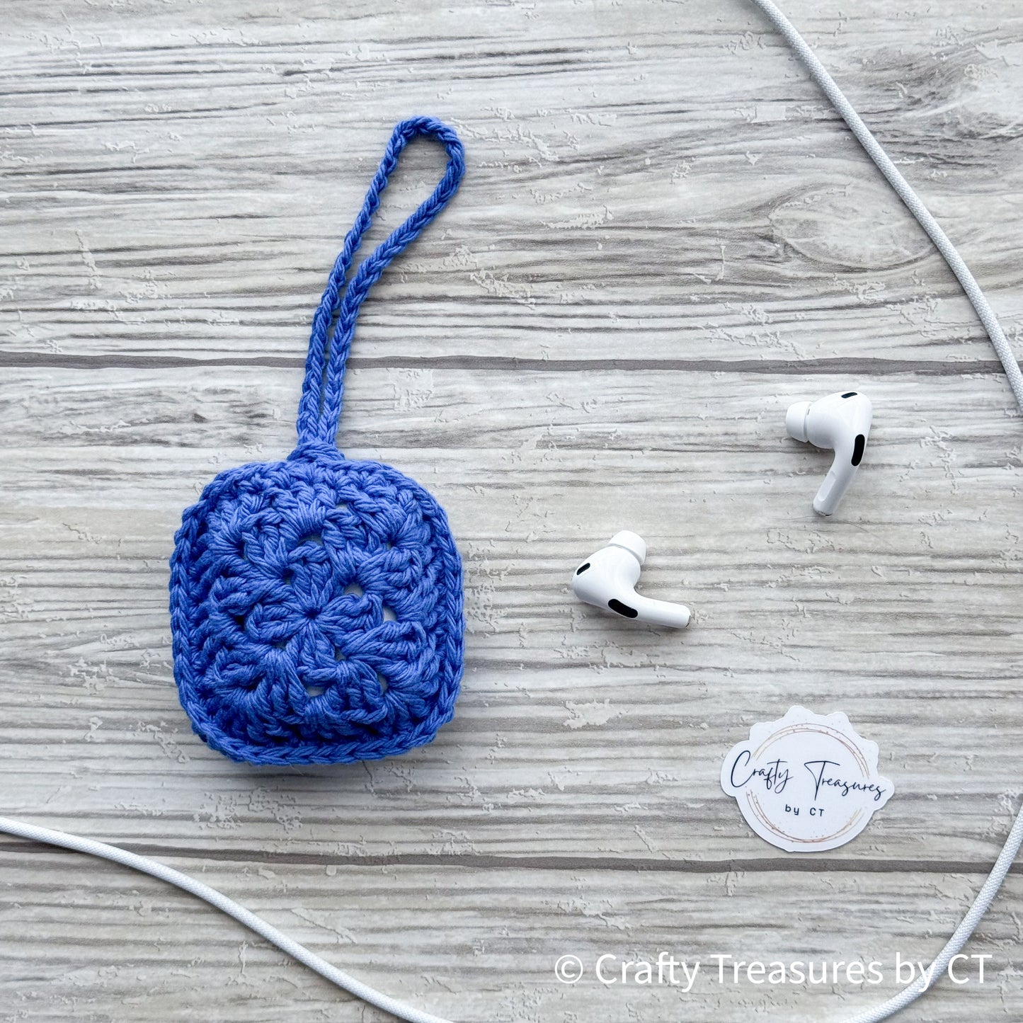 Crocheted Wireless Headphones Case - Dazzle Blue