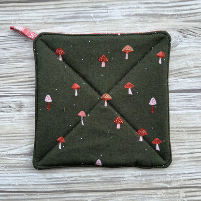 7 in Pot Holder